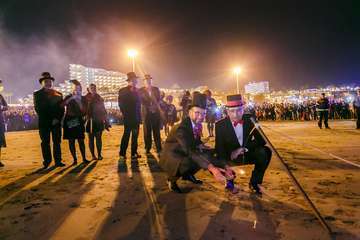 Maspamoon se despide con seis horas de música y fiesta y la quema de la sardina (Foto TA)